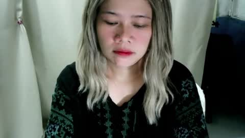 Snapshot of fairy_dollx chatting on June 15, 12:46 am fairy_dollx online show from June 15, 12:46 am