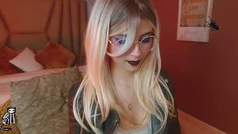 Snapshot of fairy_sweet_ chatting on October 30, 10:43 pm FAIRY online show from October 30, 10:43 pm