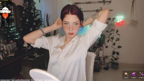 Snapshot of fairywhore chatting on December 30, 6:09 am Jackie Cosplayer online show from December 30, 6:09 am