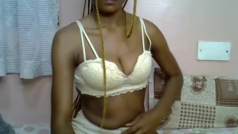 faizah_ online show from March 26, 12:50 am