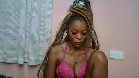 Snapshot of faizah_ chatting on May 16, 12:18 am faizah_ online show from May 16, 12:18 am
