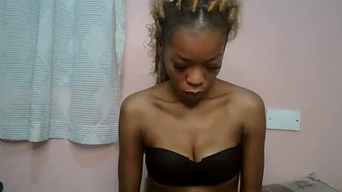 Snapshot of faizah_ chatting on May 17, 11:39 am faizah_ online show from May 17, 11:39 am