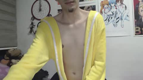 Snapshot of fall_dutt chatting on October 9, 6:44 am fall_dutt online show from October 9, 6:44 am