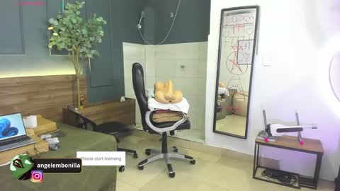 Snapshot of fallen_angel999777 chatting on May 6, 12:10 pm Megan 630 1330 -5 online show from May 6, 12:10 pm