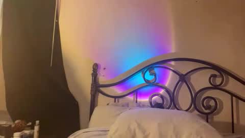 Snapshot of fallen_jezabel chatting on November 15, 1:47 am fallen_jezabel online show from November 15, 1:47 am