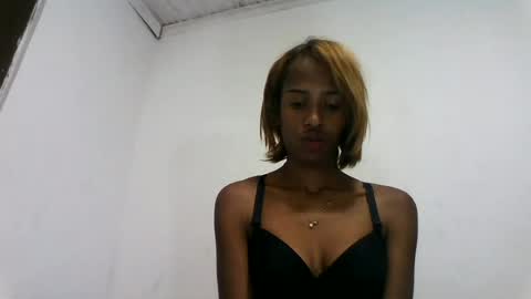 Snapshot of fallinah01 chatting on July 25, 4:26 pm fallinah01 online show from July 25, 4:26 pm