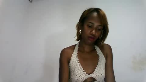 Snapshot of fallinah01 chatting on July 29, 3:59 am fallinah01 online show from July 29, 3:59 am