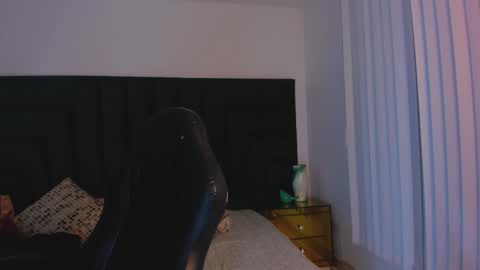 Snapshot of faloonroussel chatting on September 20, 7:04 pm Faloon online show from September 20, 7:04 pm