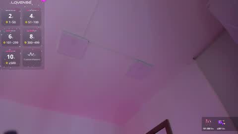 Snapshot of faloonroussel chatting on September 25, 7:17 pm Faloon online show from September 25, 7:17 pm