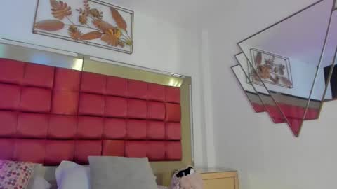 Snapshot of faloonroussel chatting on October 26, 6:03 pm Faloon online show from October 26, 6:03 pm