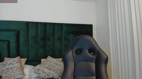 Snapshot of faloonroussel chatting on November 4, 6:18 pm Faloon online show from November 4, 6:18 pm