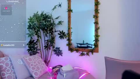 Snapshot of faloonroussel chatting on November 7, 1:27 am Faloon online show from November 7, 1:27 am