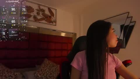 Snapshot of faloonroussel chatting on November 17, 6:24 pm Faloon online show from November 17, 6:24 pm