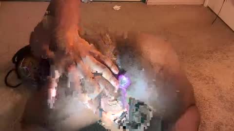 Snapshot of family1secret chatting on November 8, 12:33 am family1secret online show from November 8, 12:33 am