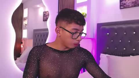 Snapshot of fancy_vixen chatting on February 20, 3:47 am FANCY online show from February 20, 3:47 am