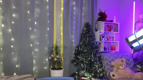 fancymeee online show from December 15, 7:10 pm