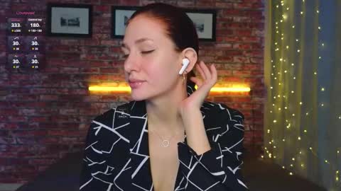 fancymeee online show from March 17, 10:40 am