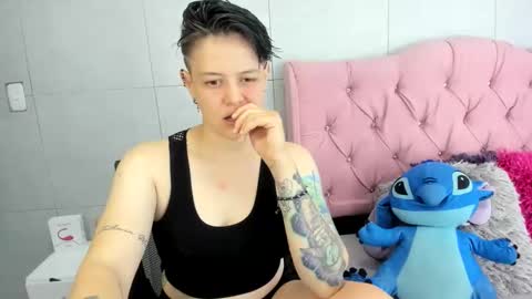 Snapshot of fanny_18 chatting on November 11, 2:00 am FANNY online show from November 11, 2:00 am