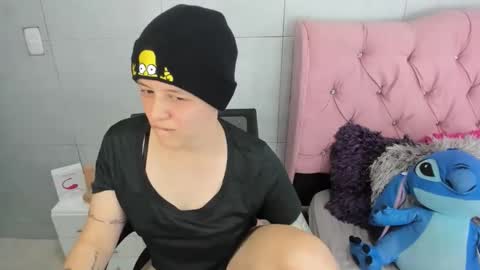 Snapshot of fanny_18 chatting on November 25, 1:49 am FANNY online show from November 25, 1:49 am