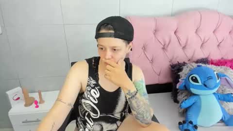 Snapshot of fanny_18 chatting on November 27, 1:51 am FANNY online show from November 27, 1:51 am