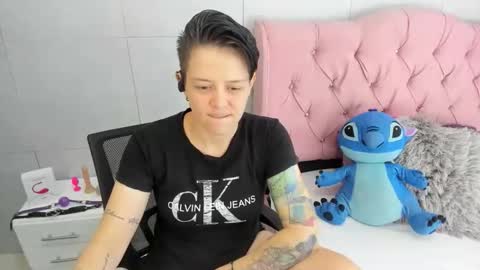 Snapshot of fanny_18 chatting on December 3, 2:19 am FANNY online show from December 3, 2:19 am