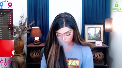 Snapshot of fantacyoflove chatting on December 1, 10:43 pm YASI online show from December 1, 10:43 pm