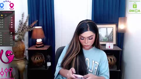 Snapshot of fantacyoflove chatting on December 8, 6:43 am YASI online show from December 8, 6:43 am