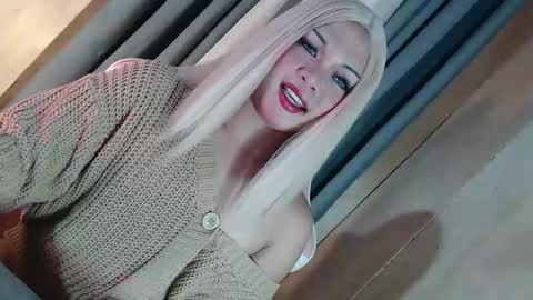 Snapshot of fantasticcock69_daniella chatting on February 5, 10:58 pm DANIELLA - DONT FORGET TO GIVE ME A THUMBSU UP online show from February 5, 10:58 pm