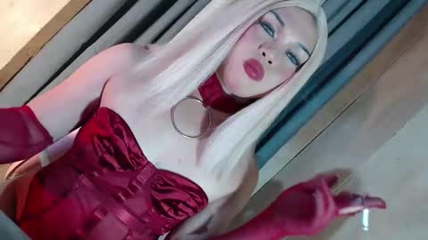 Snapshot of fantasticcock69_daniella chatting on February 10, 12:04 am DANIELLA - DONT FORGET TO GIVE ME A THUMBSU UP online show from February 10, 12:04 am