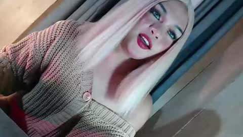 Snapshot of fantasticcock69_daniella chatting on February 13, 11:23 pm DANIELLA - DONT FORGET TO GIVE ME A THUMBSU UP online show from February 13, 11:23 pm