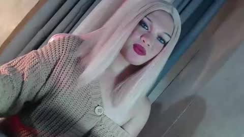 Snapshot of fantasticcock69_daniella chatting on March 3, 2:23 pm DANIELLA - DONT FORGET TO GIVE ME A THUMBSU UP online show from March 3, 2:23 pm