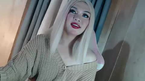 DANIELLA - DONT FORGET TO GIVE ME A THUMBSU UP online show from May 14, 10:44 am