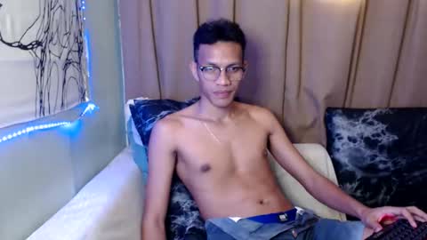 Snapshot of fantasy_davidxx chatting on October 15, 10:21 pm David online show from October 15, 10:21 pm