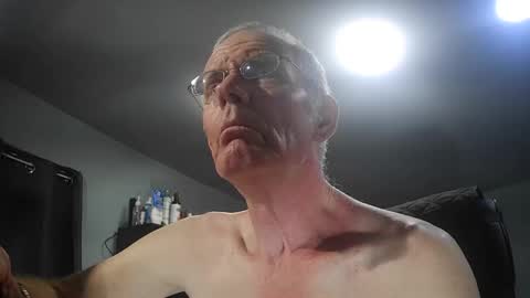 fantasyresort online show from April 16, 3:07 am