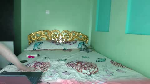 Snapshot of farfalina_hot chatting on December 14, 6:41 am farfalina online show from December 14, 6:41 am