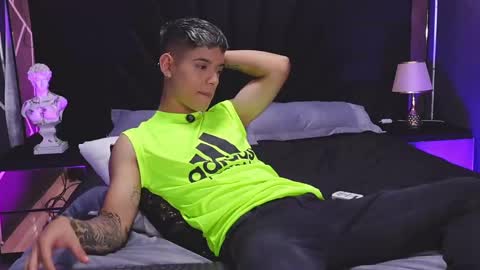 Snapshot of farid_jake_ chatting on January 7, 7:28 pm farid_jake_ online show from January 7, 7:28 pm