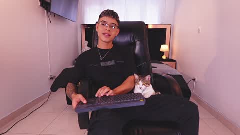 Snapshot of farid_jake_ chatting on January 25, 9:46 pm farid_jake_ online show from January 25, 9:46 pm