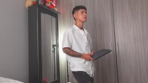 farid_jake_ online show from May 21, 7:10 pm