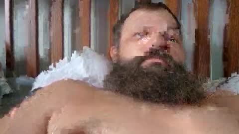 Snapshot of farm2boy chatting on February 21, 6:31 pm Farm2boy online show from February 21, 6:31 pm