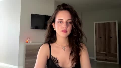 Snapshot of farrahburde chatting on June 20, 3:15 pm Mia online show from June 20, 3:15 pm