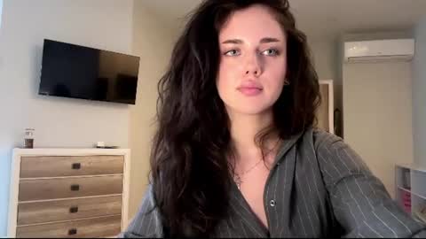 Snapshot of farrahburde chatting on June 27, 12:22 pm Mia online show from June 27, 12:22 pm