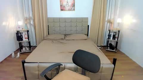 Snapshot of fascinatingtransvalerie chatting on October 5, 1:31 pm fascinatingtransvalerie online show from October 5, 1:31 pm