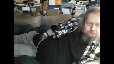 Snapshot of fasteddysex chatting on December 12, 12:38 am HoneyCumJuice4U online show from December 12, 12:38 am