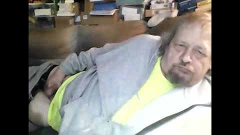 Snapshot of fasteddysex chatting on September 24, 7:39 pm HoneyCumJuice4U online show from September 24, 7:39 pm