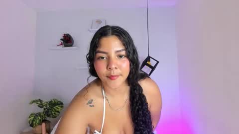 Snapshot of fatima_senghor chatting on February 18, 8:16 pm Zoe online show from February 18, 8:16 pm