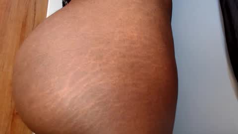 lexie online show from April 16, 8:04 am