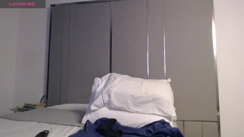 Snapshot of faustosaenz chatting on December 12, 7:08 am FAUSTO online show from December 12, 7:08 am