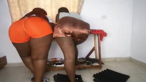 favgal online show from February 19, 7:04 am