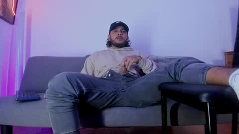 favid95 online show from November 23, 11:15 pm