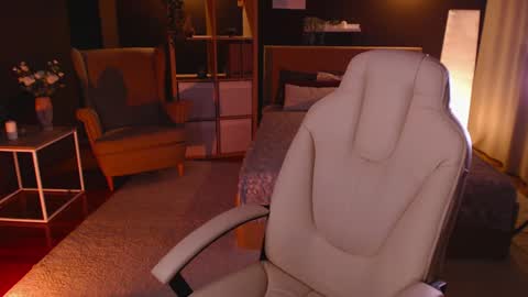 Fay online show from December 5, 3:28 pm